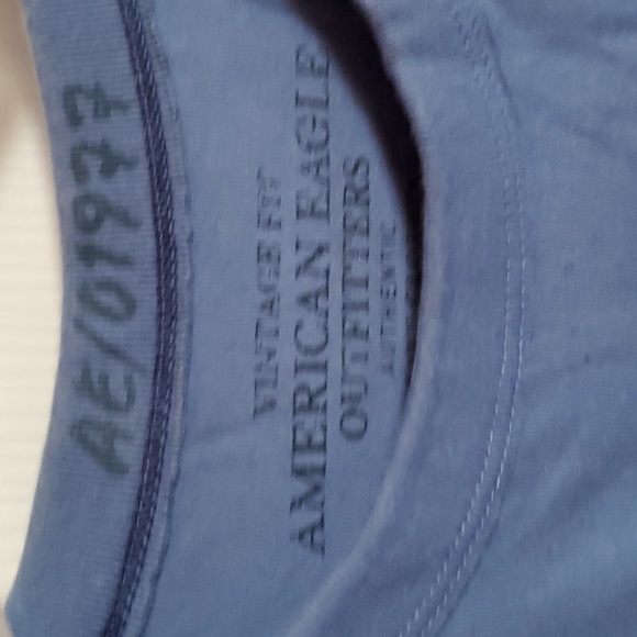 American Eagle T-Shirt - Picture 3 of 4